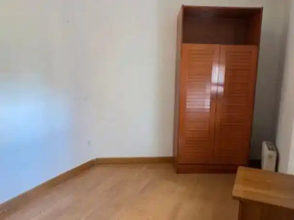 Dormitori de Pis en venda en Madrid amb Aire condicionat i Balcó