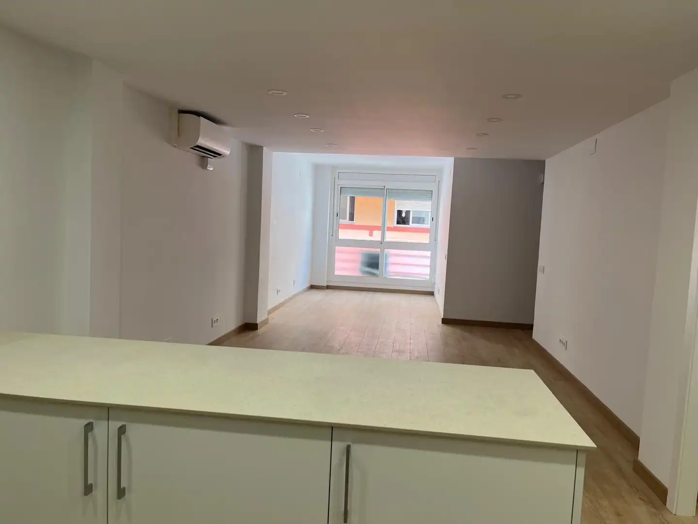 Local de lloguer en L'Hospitalet de Llobregat amb Aire condicionat, Calefacció i Parquet