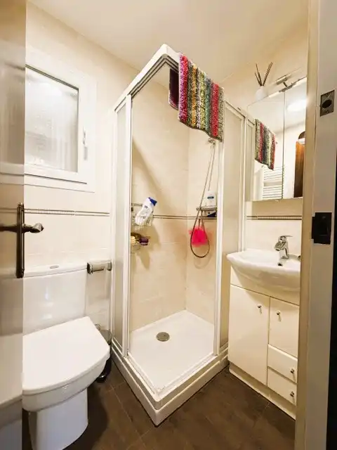 Bathroom of Flat for sale in Barcelona  with Heating