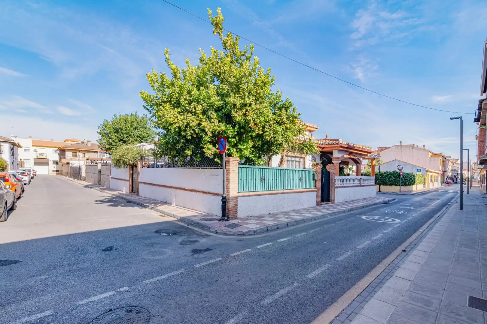 Exterior view of Houses for sale in Cúllar Vega, Granada