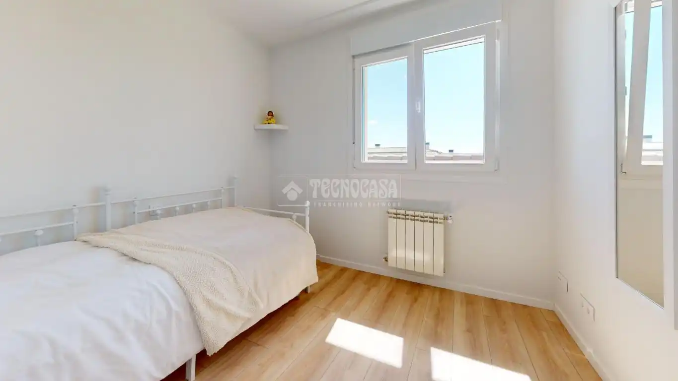 Schlafzimmer von Wohnung zum Verkauf in Villanueva de la Torre mit Parkett, Terrasse und Möbliert