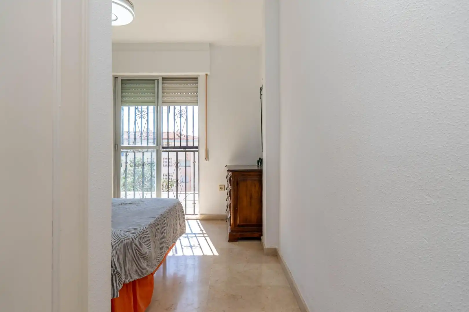 Schlafzimmer von Haus oder Chalet zum Verkauf in Almuñécar mit Privatgarten, Terrasse und Balkon