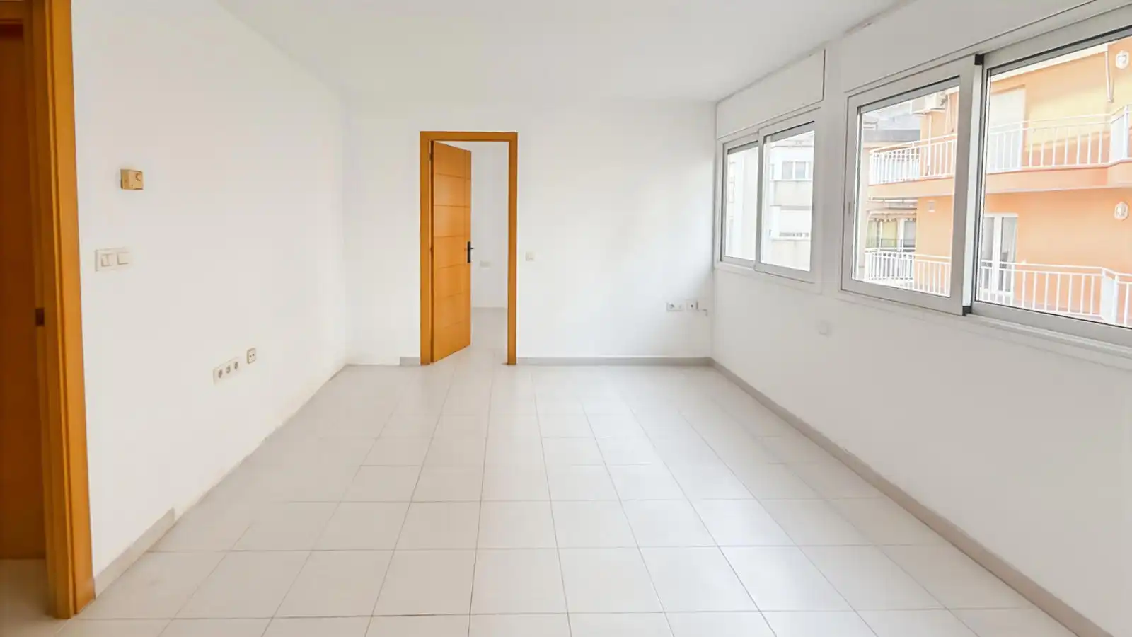 Flat with lift for sale in Centre, imagen 3