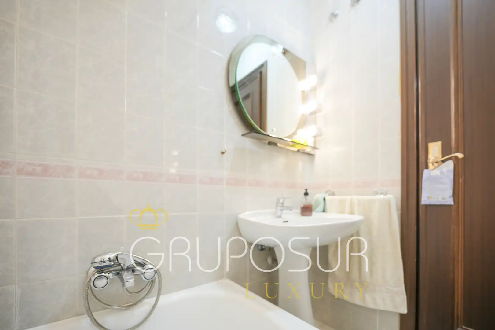 Badezimmer von Wohnung zum Verkauf in Valladolid mit Heizung, Privatgarten und Parkett