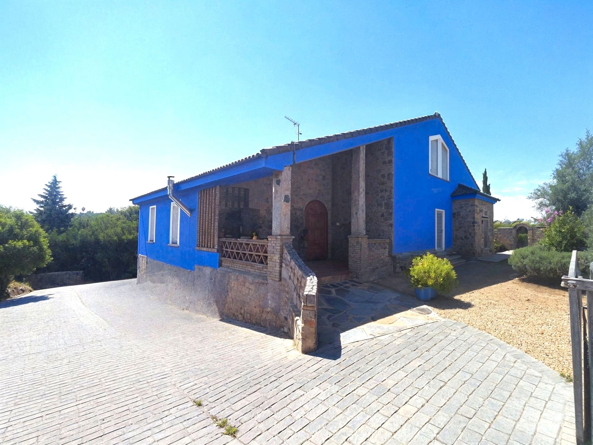 Exterior view of House or chalet for sale in Almendralejo  with Air Conditioner, Heating and Private garden