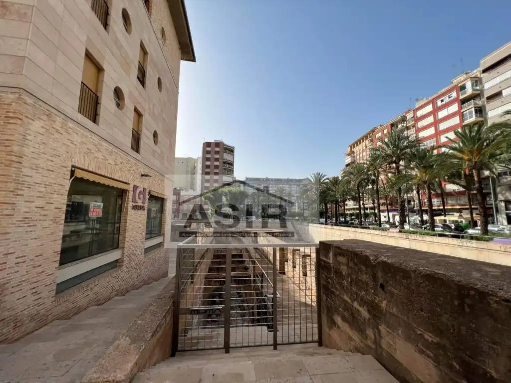 Exterior view of Commercial properties for rent in Alzira
