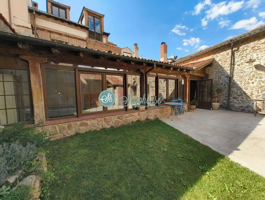 Vista exterior de Casa o xalet en venda en Espirdo amb Calefacció
