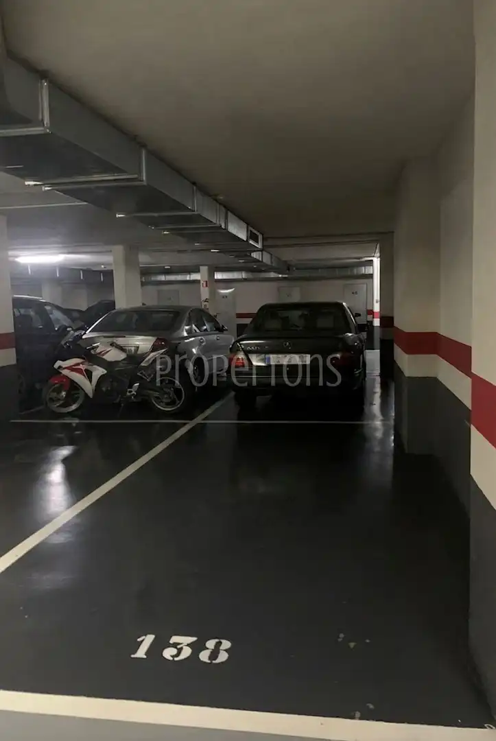 Parking de Garaje en venta en Abando - Albia