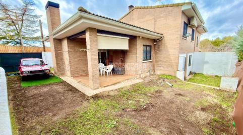 Foto 2 de Casa adosada en venta en Valdeaveruelo, Guadalajara