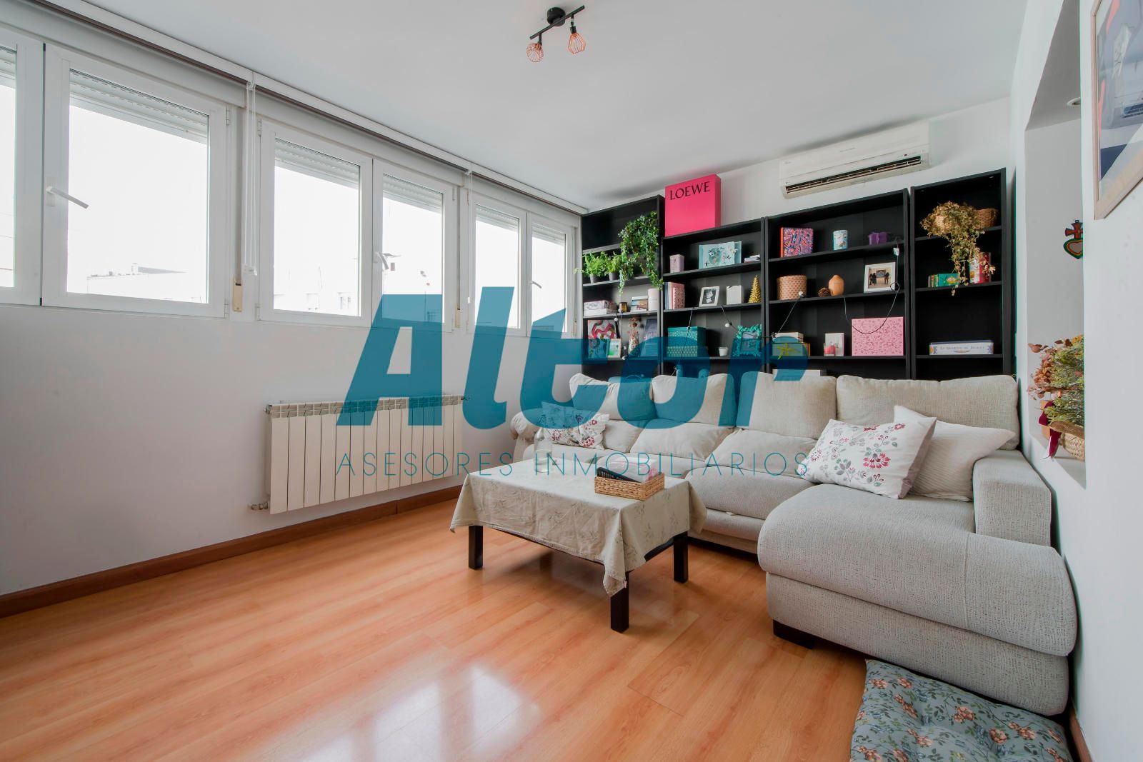 Living room of Attic for sale in  Madrid Capital  with Air Conditioner and Furnished