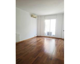 Bedroom of Flat to rent in Sabadell  with Air Conditioner, Heating and Parquet flooring