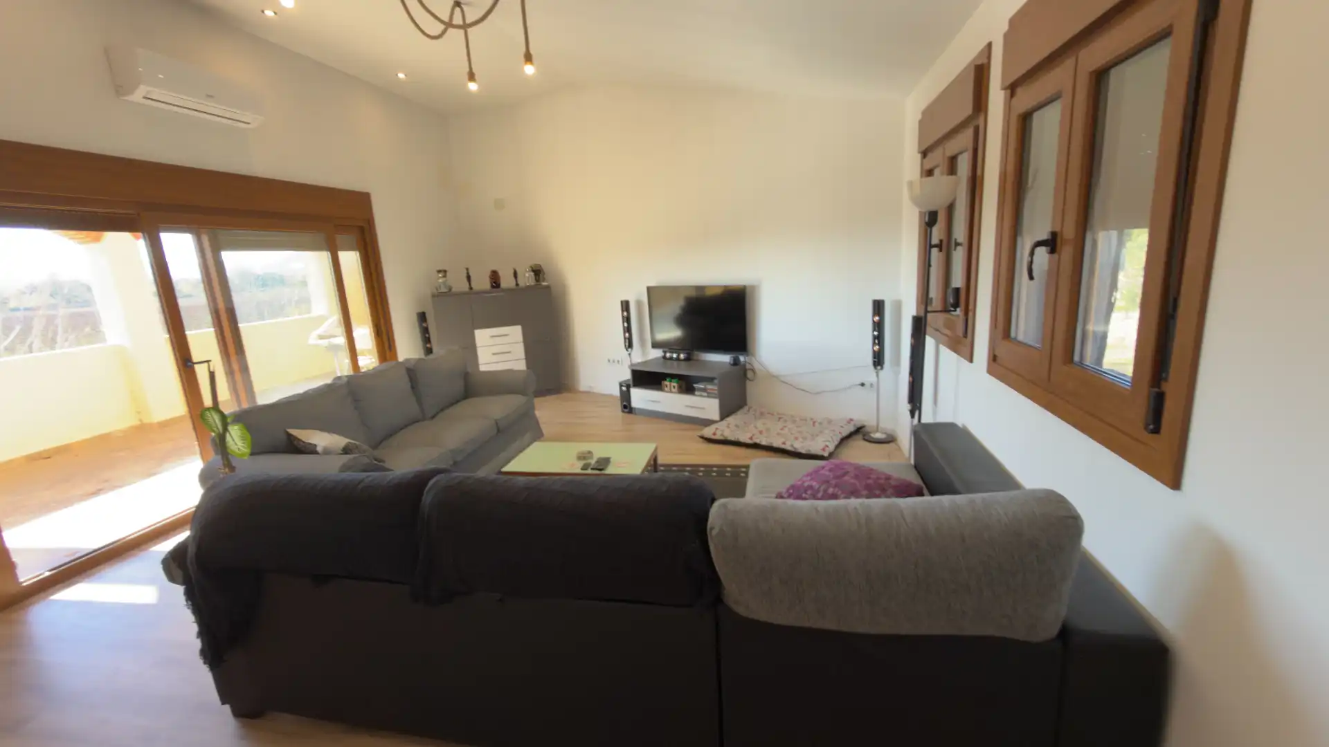 Sala d'estar de Casa o xalet en venda en Benissanet amb Aire condicionat, Jardí privat i Terrassa
