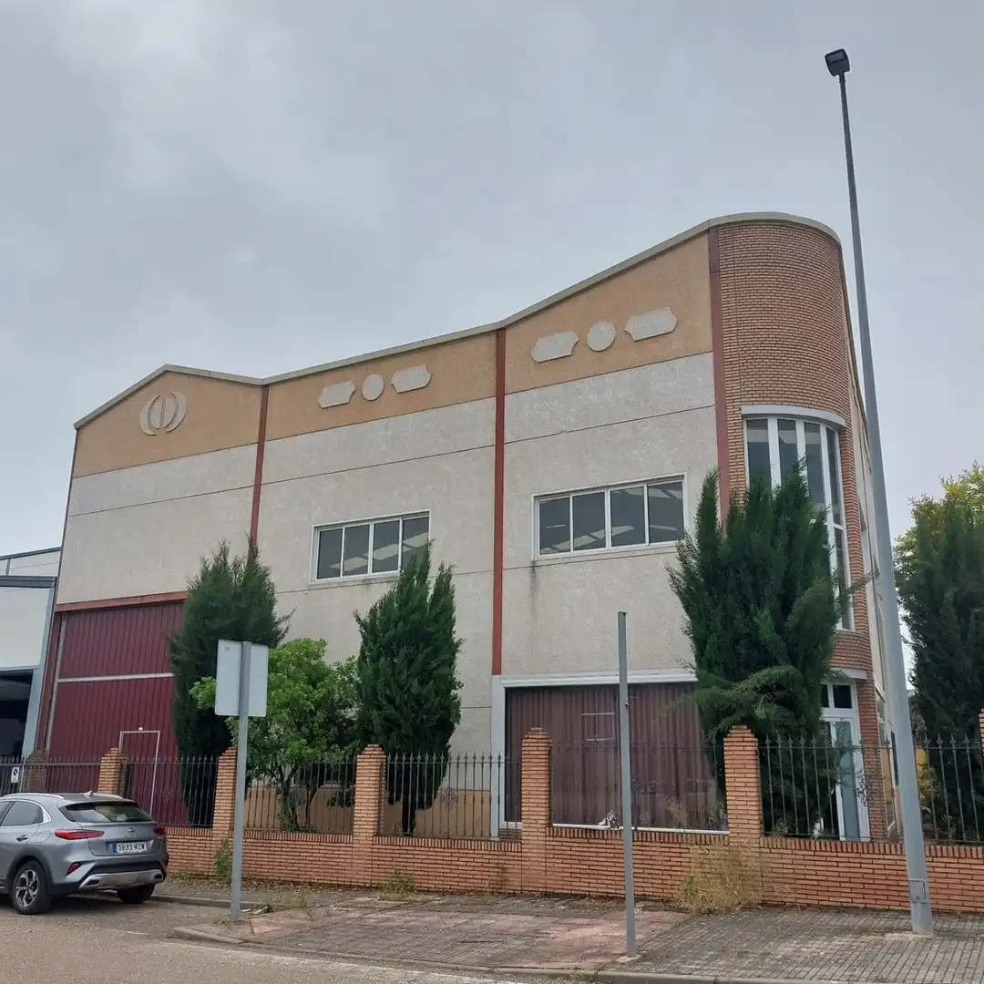 Exterior view of Industrial buildings for sale in El Carpio