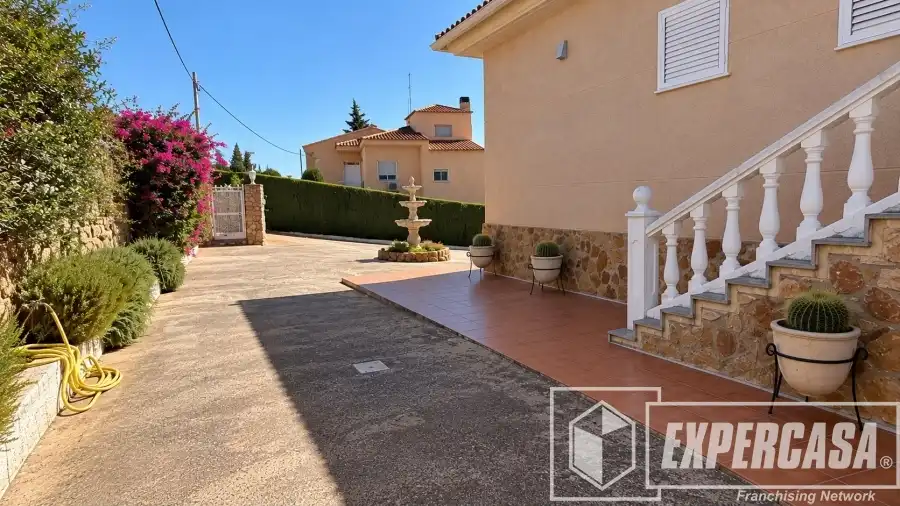 Detached house with pool for sale in Sierra Perenchiza - Cumbres de Calicanto - Sto Domingo, imagen 3