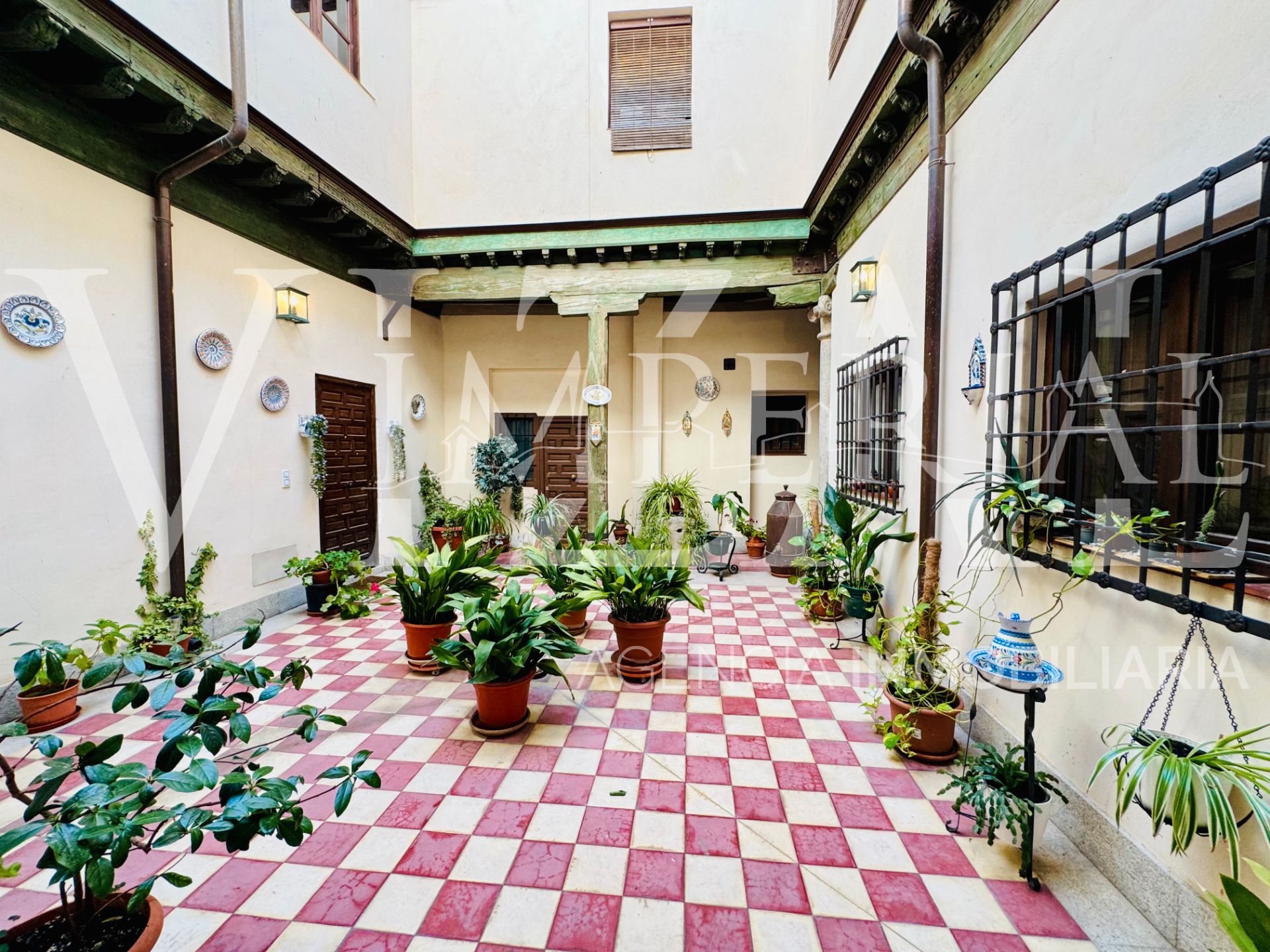 Exterior view of Flat for sale in  Toledo Capital  with Air Conditioner and Heating