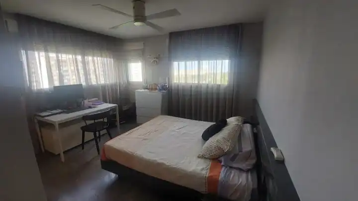 Bedroom of Flat for rent in Valencia  with Air Conditioner, Heating and Furnished
