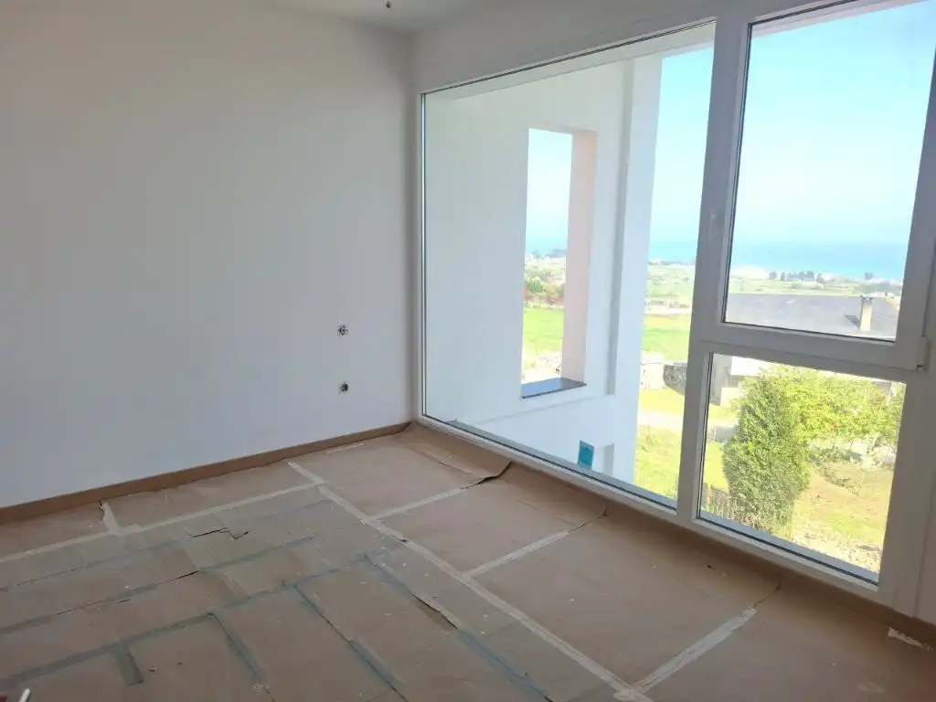 Dormitori de Casa o xalet en venda en Foz amb Jardí privat, Terrassa i Traster