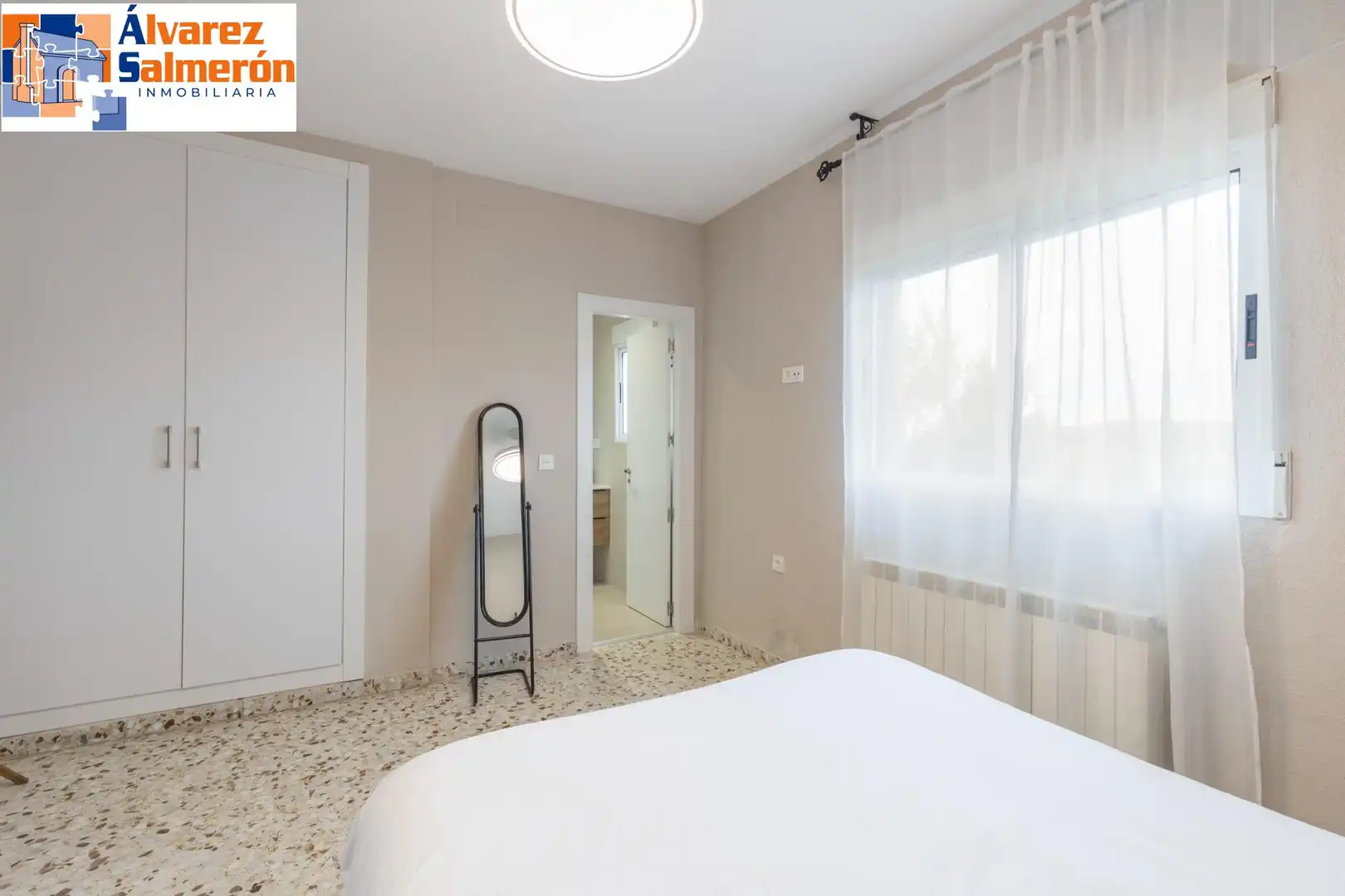 Dormitori de Casa o xalet en venda en Huétor de Santillán amb Calefacció i Piscina
