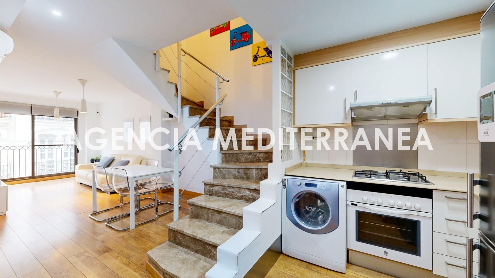 Cocina de Dúplex de alquiler en  Valencia Capital con Aire acondicionado, Amueblado y Balcón