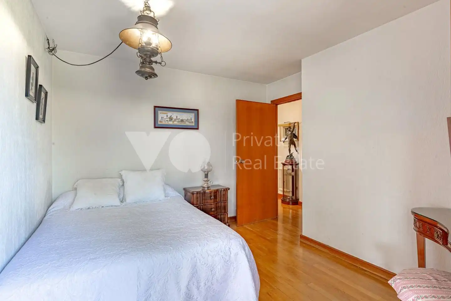 Habitación de Casa adosada en venta en Madrid con Aire acondicionado, Calefacción y Jardín privado