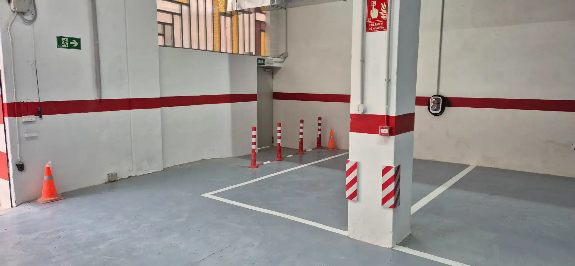 Parking of Garage for rent in Alfafar