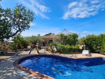 Landhaus mit Pool zum Verkauf in Roques Daurades - L'Estany
