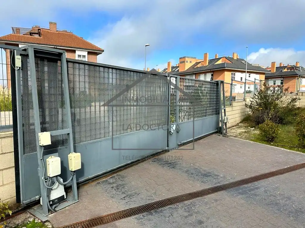 Exterior view of Garage for sale in Arroyomolinos (Madrid)
