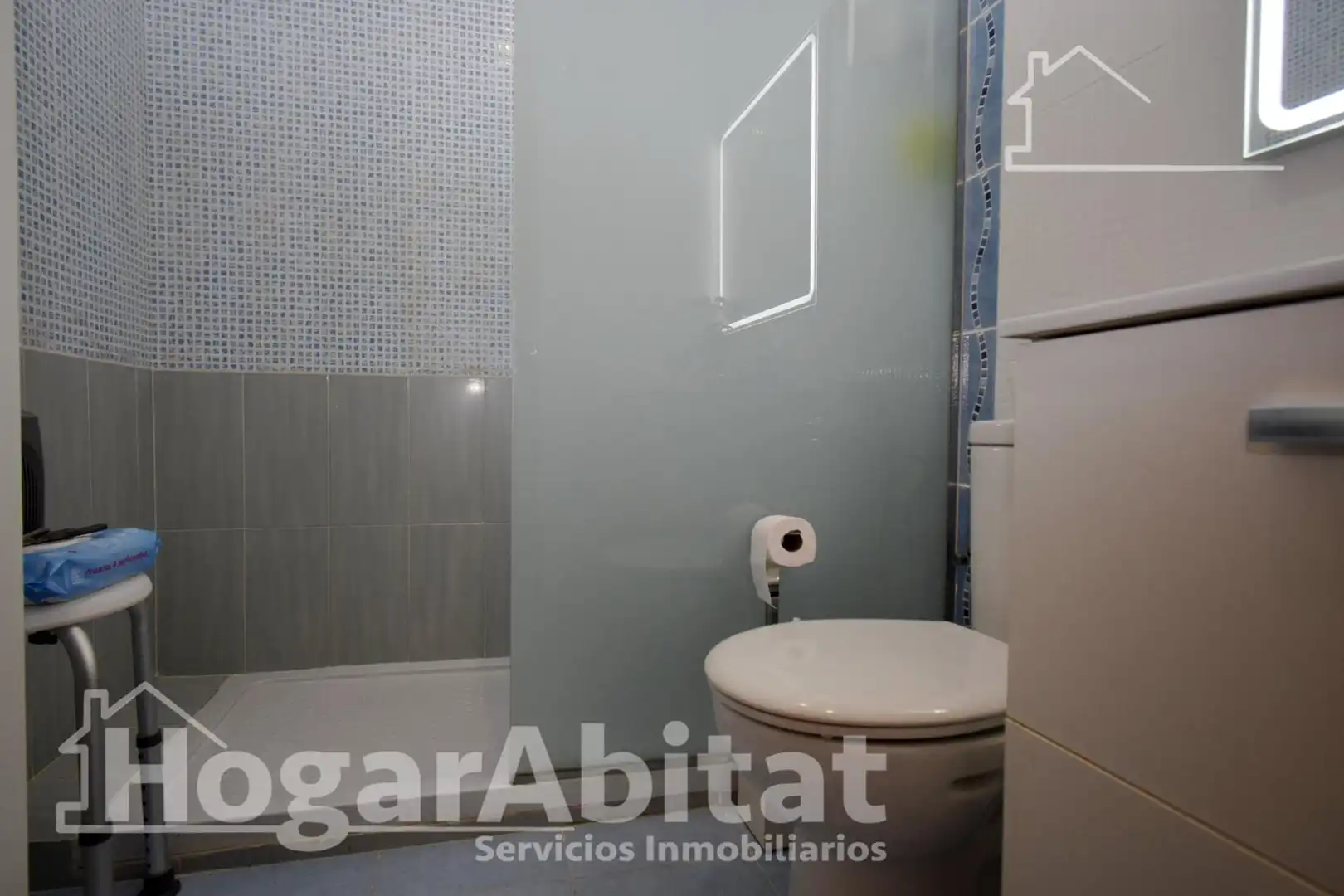 Bathroom of Flat for sale in Vilamarxant  with Air Conditioner, Terrace and Storage room