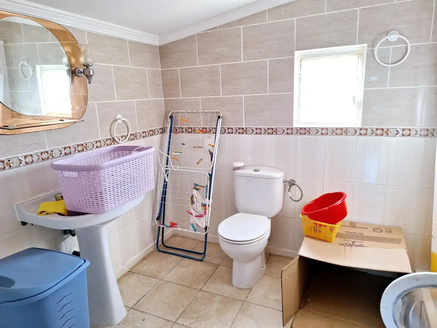 Bany de Casa o xalet en venda en Caudete amb Aire condicionat, Terrassa i Piscina