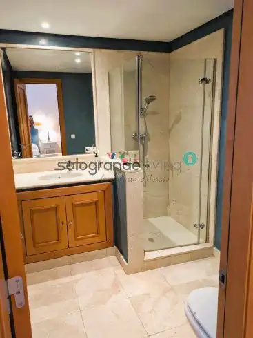 Bathroom of Apartments for rent in Sotogrande  with Air Conditioner, Heating and Terrace