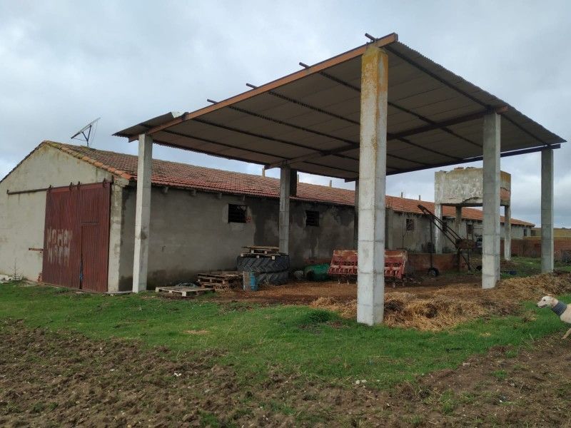 Außenansicht von Grundstücke zum Verkauf in Castellanos de Villiquera