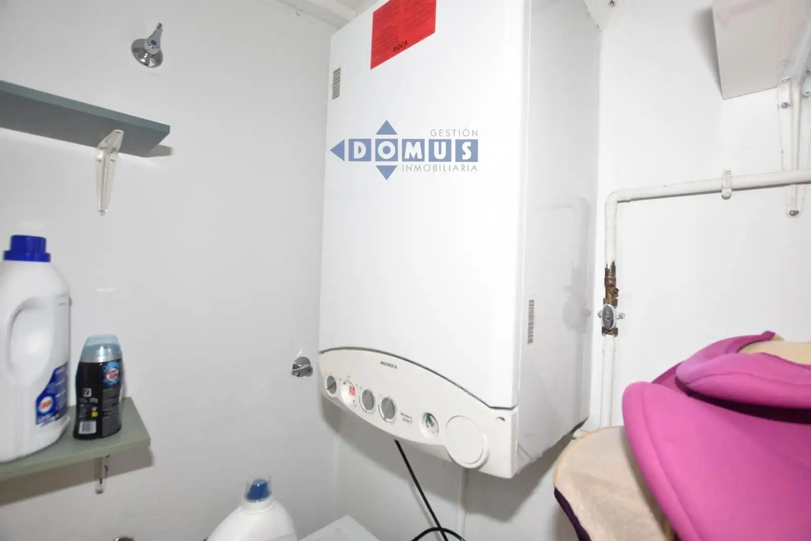 Baño de Piso en venta en Ronda con Aire acondicionado, Calefacción y Amueblado