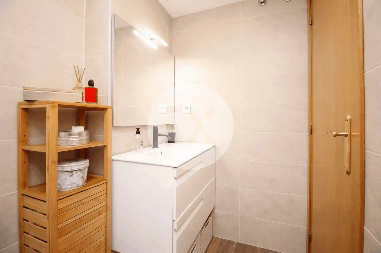 Bathroom of Flat for sale in Castelldefels  with Air Conditioner, Heating and Oven