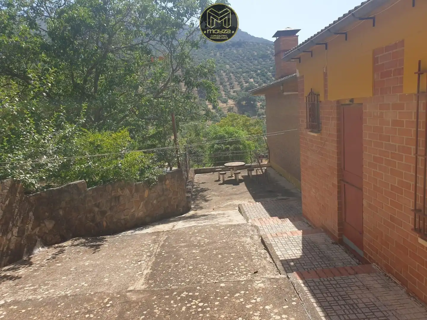 Vista exterior de Casa o xalet en venda en Andújar amb Aire condicionat, Calefacció i Piscina