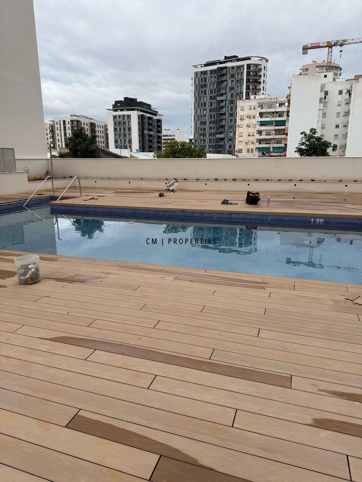 Swimming pool of Flat to rent in  Valencia Capital  with Air Conditioner, Heating and Parquet flooring