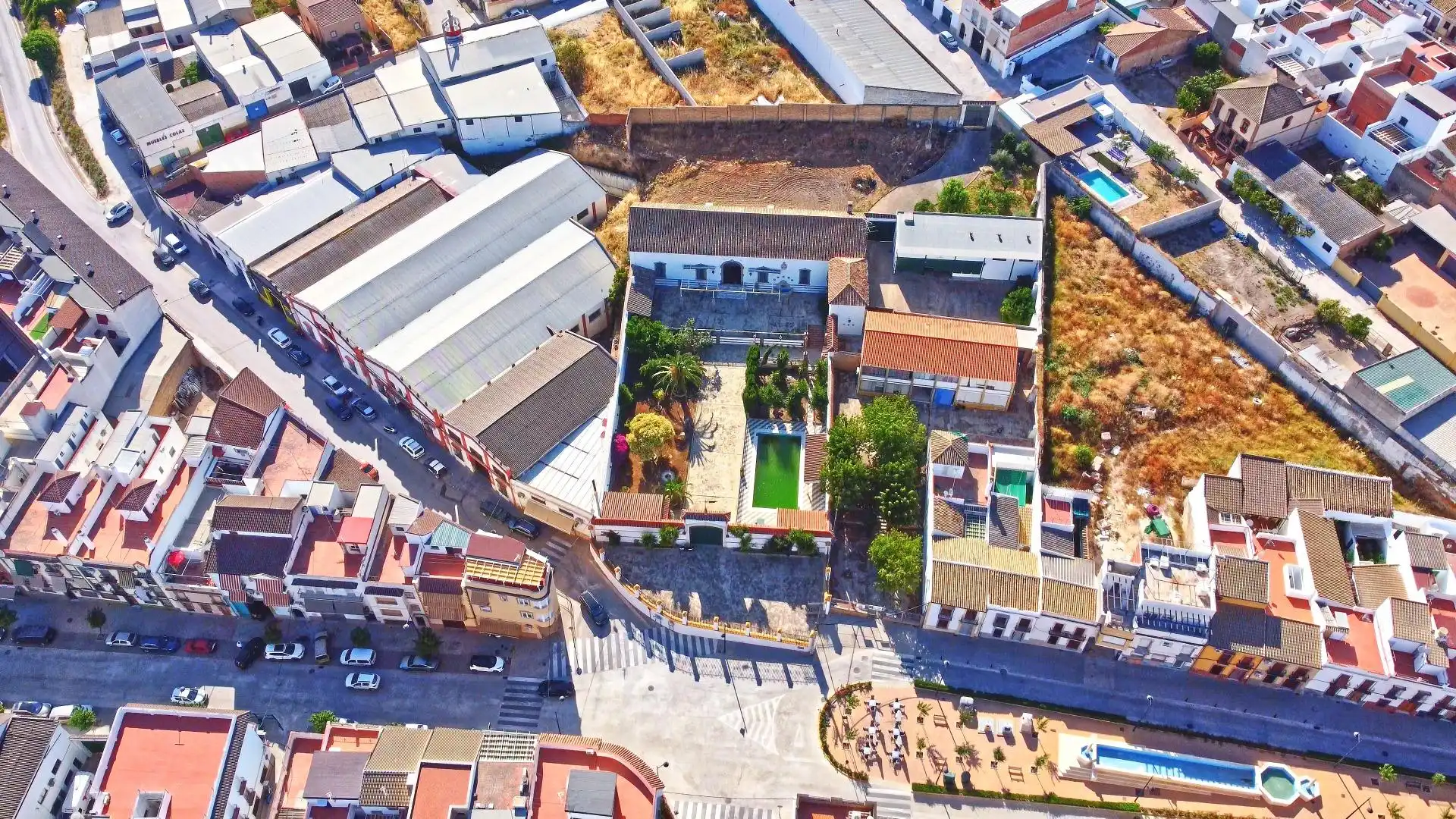 Vista exterior de Nave industrial en venta en Aguilar de la Frontera