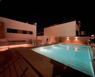 Swimming pool of Study to rent in Maracena  with Air Conditioner, Heating and Parquet flooring