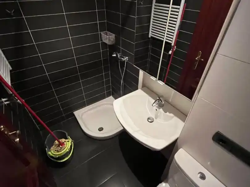 Baño de Piso de alquiler en Vigo  con Parquet, Trastero y Amueblado