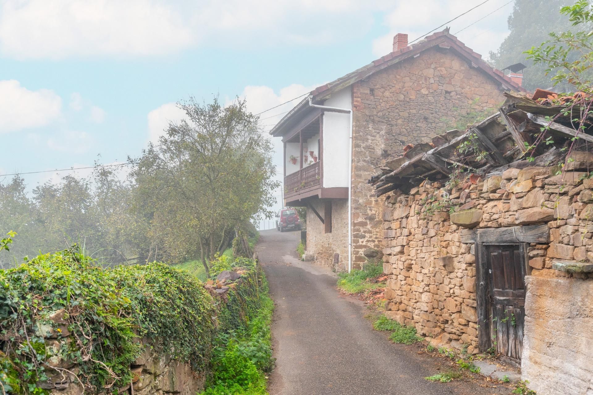Vista exterior de Casa o chalet en venta en Mieres (Asturias) con Jardín privado, Trastero y Balcón