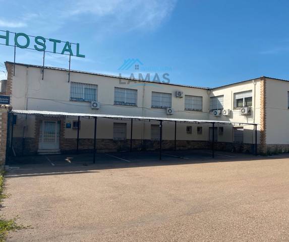 Edificio en Venta en Avenida Juan Carlos I, 32 en Jaraicejo