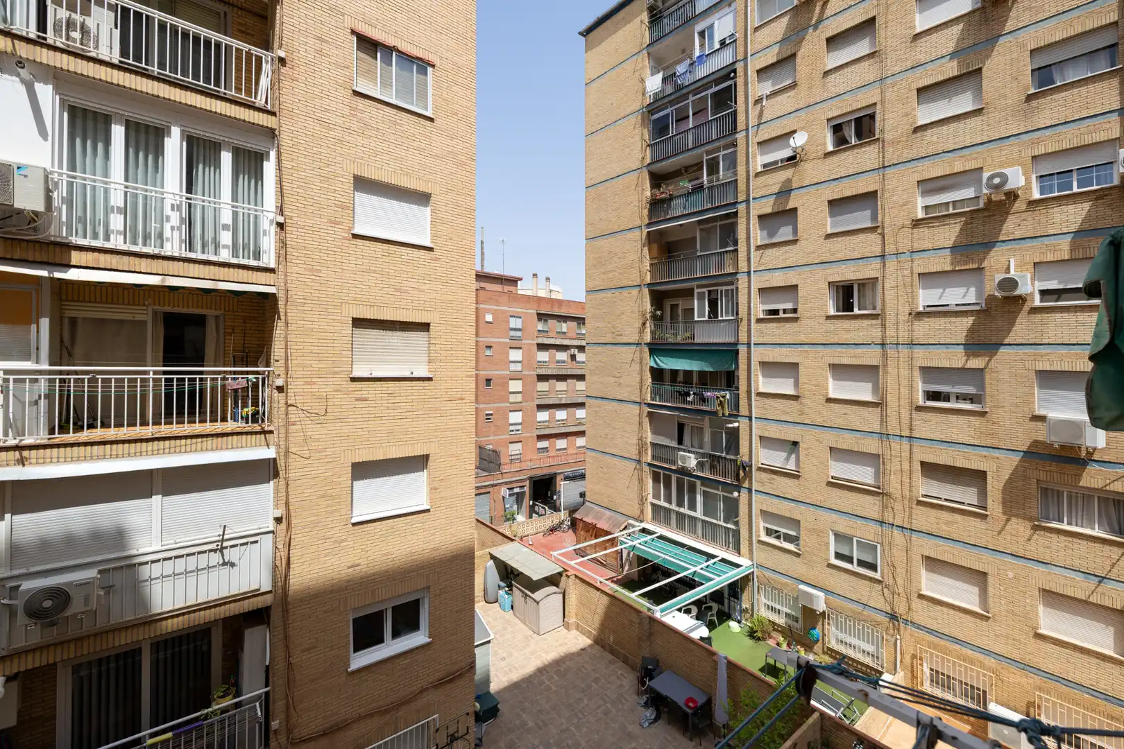Außenansicht von Wohnung zur Miete in Granada mit Klimaanlage, Möbliert und Waschmaschine