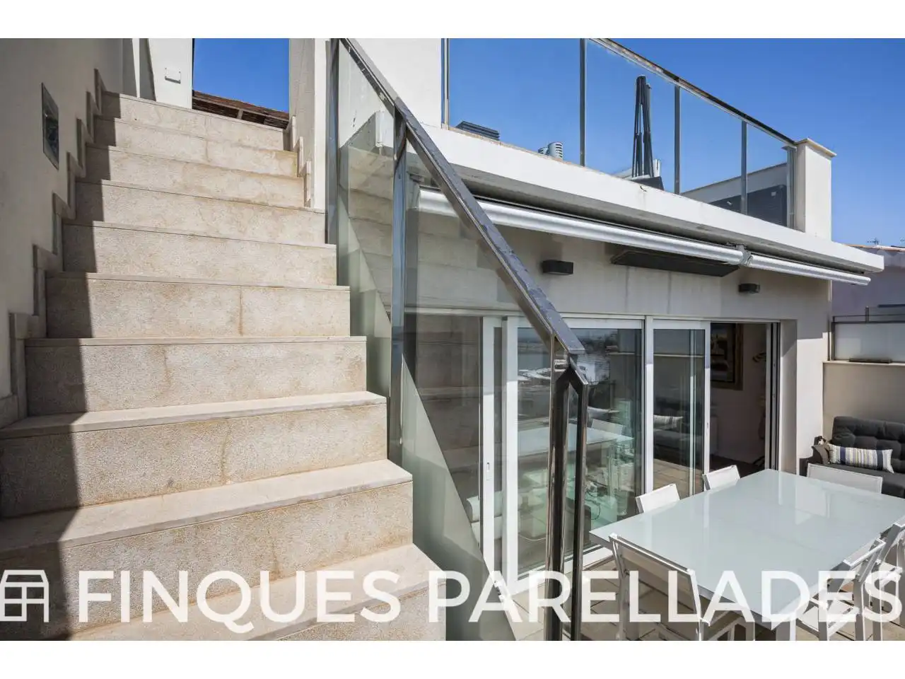 Terrace of Attic for sale in Sitges  with Air Conditioner, Heating and Parquet flooring