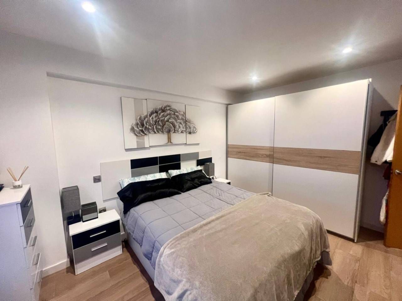 Flat for sale in San Gabriel
