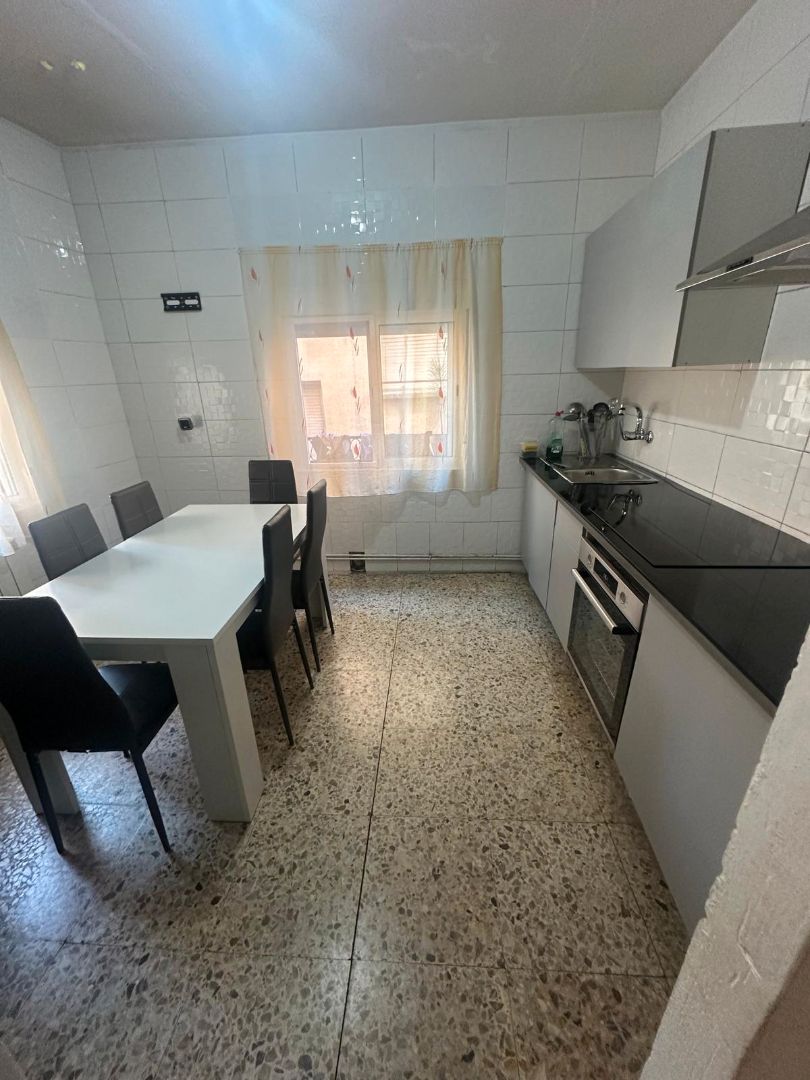 Cuina de Casa o xalet en venda en Albelda de Iregua amb Calefacció