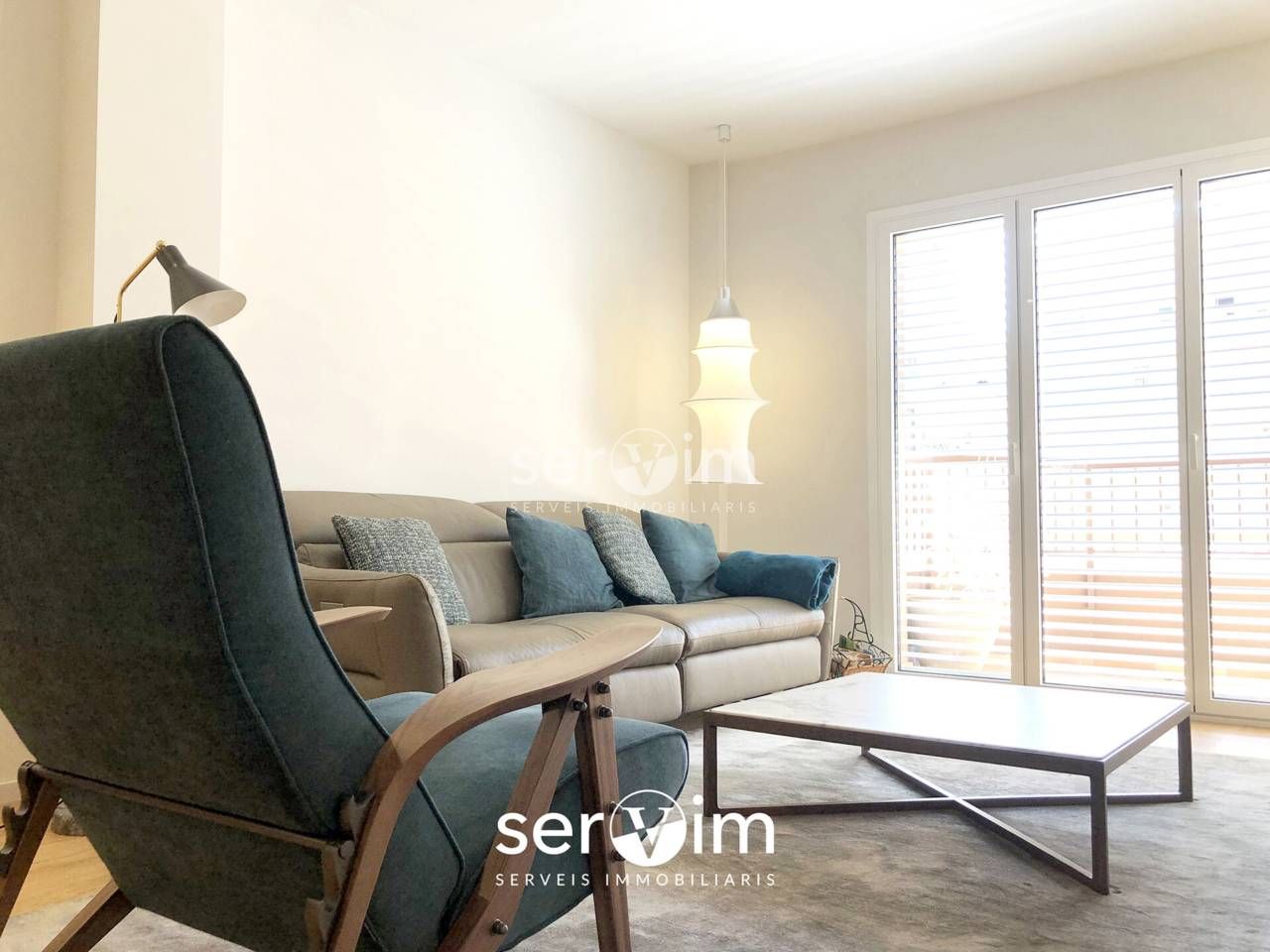 Living room of Flat for sale in Girona Capital  with Parquet flooring and Balcony