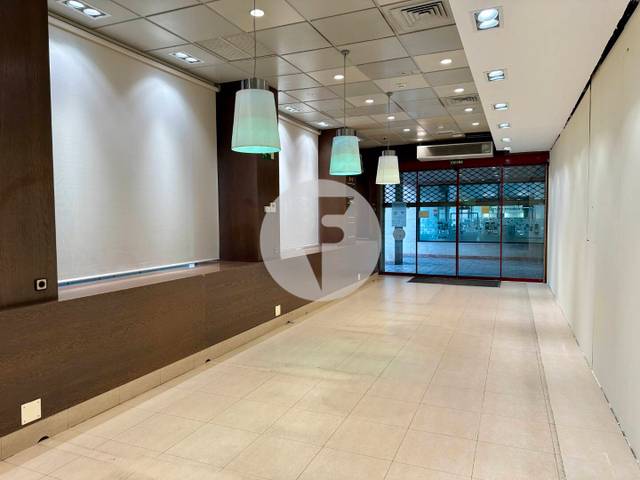 Local comercial en Alquiler en La Sagrera