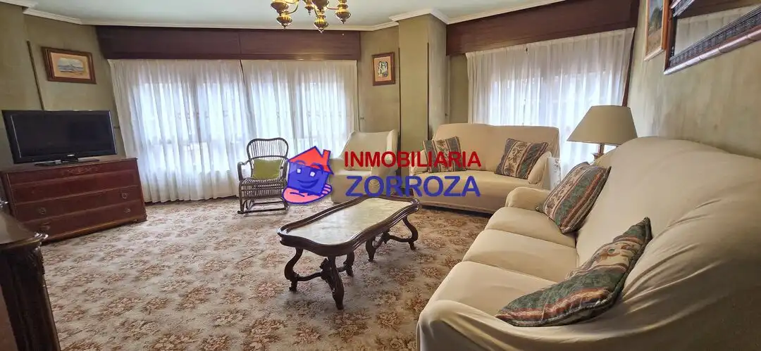 Sala de estar de Piso en venta en Bilbao  con Calefacción, Trastero y Amueblado