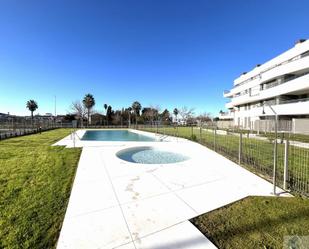 Piscina de Pis de lloguer en Jerez de la Frontera amb Aire condicionat, Terrassa i Traster