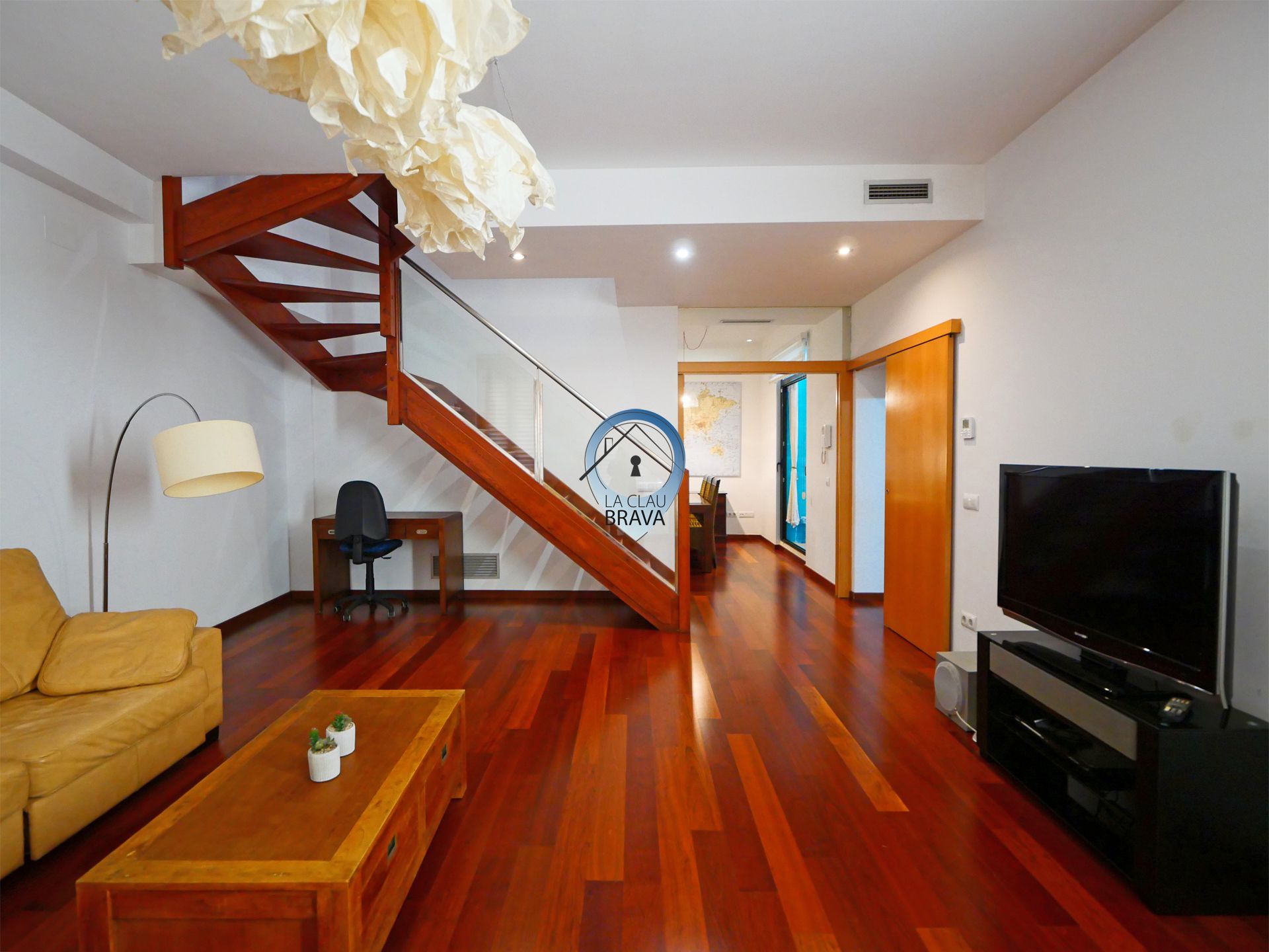 Sala d'estar de Dúplex en venda en Sant Feliu de Guíxols amb Aire condicionat, Calefacció i Parquet