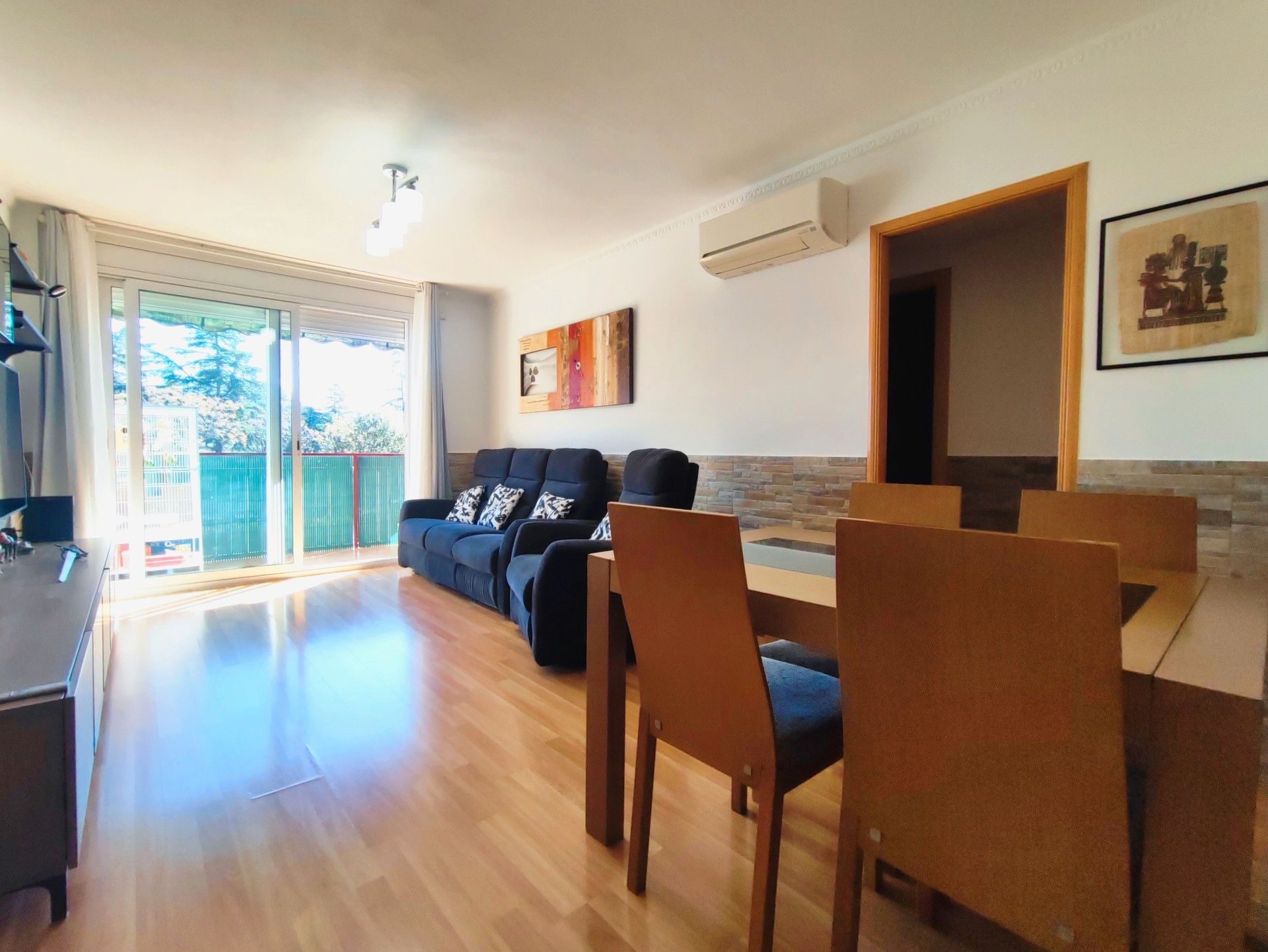 Sala de estar de Piso en venta en Polinyà con Aire acondicionado, Calefacción y Parquet